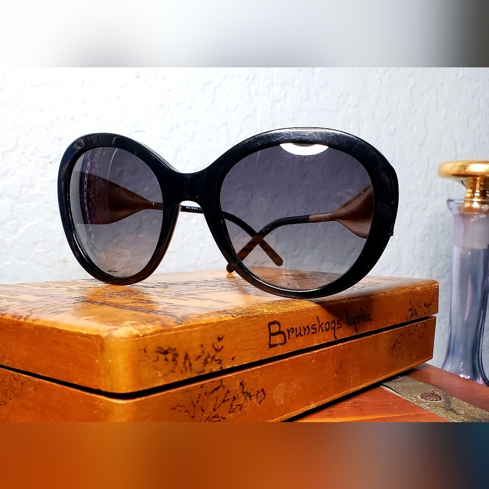 Burberry sunglasses women's